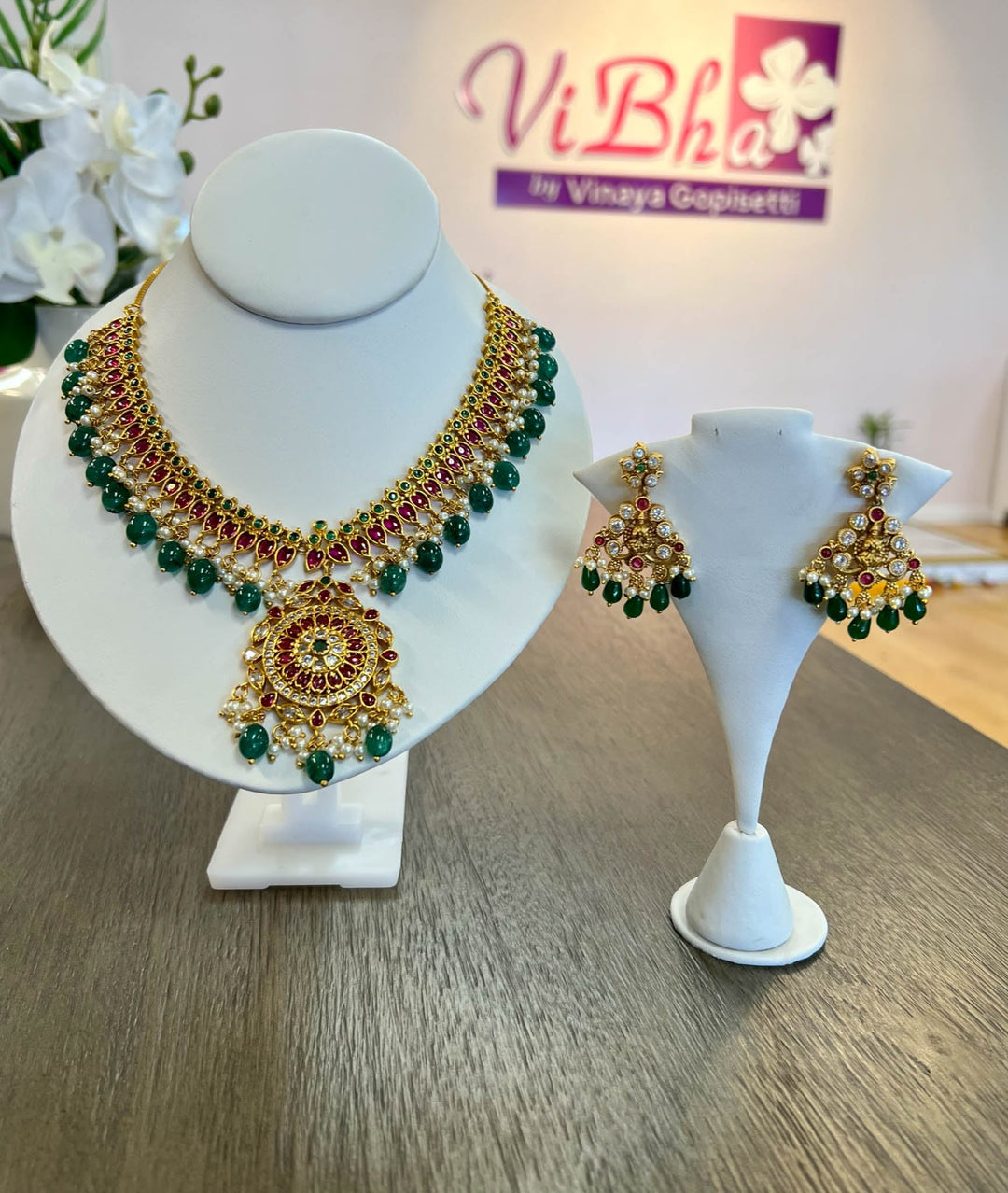 Accessories & Jewelry - Pendant Style Emerald And Ruby Set