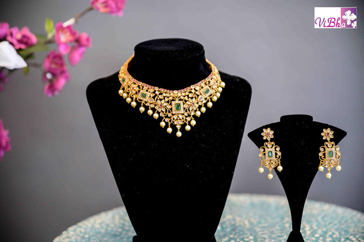 Accessories & Jewelry - Cz And Uncut Necklace Set