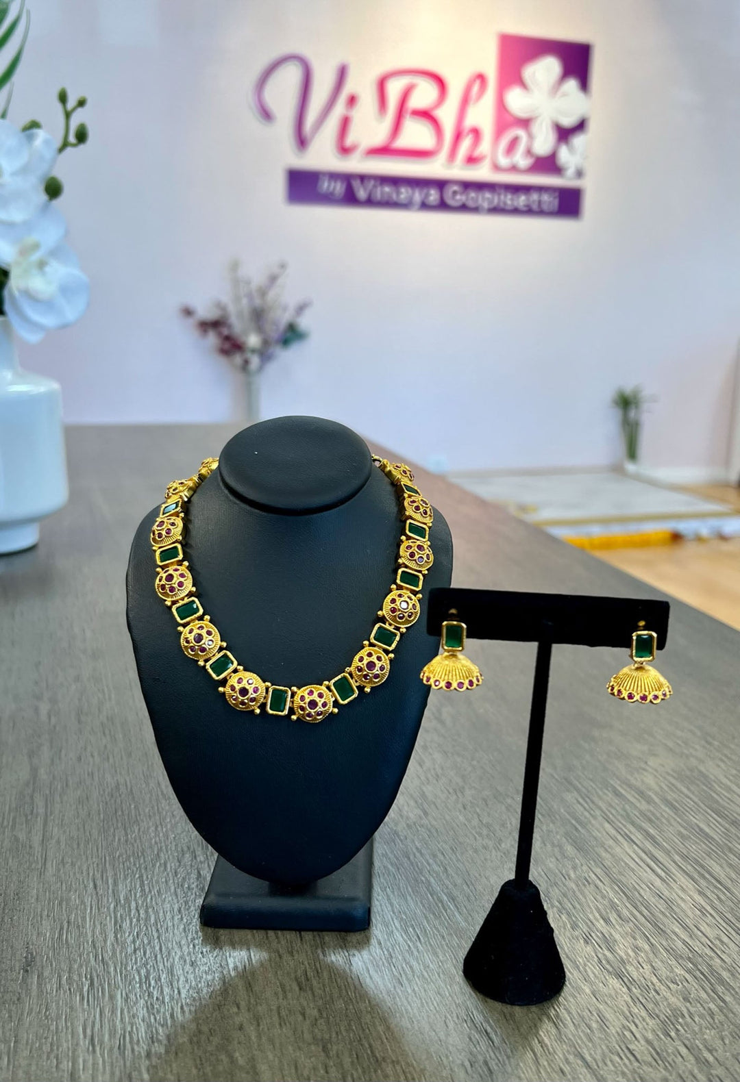 Accessories & Jewelry - Emerald Floral Motif Set