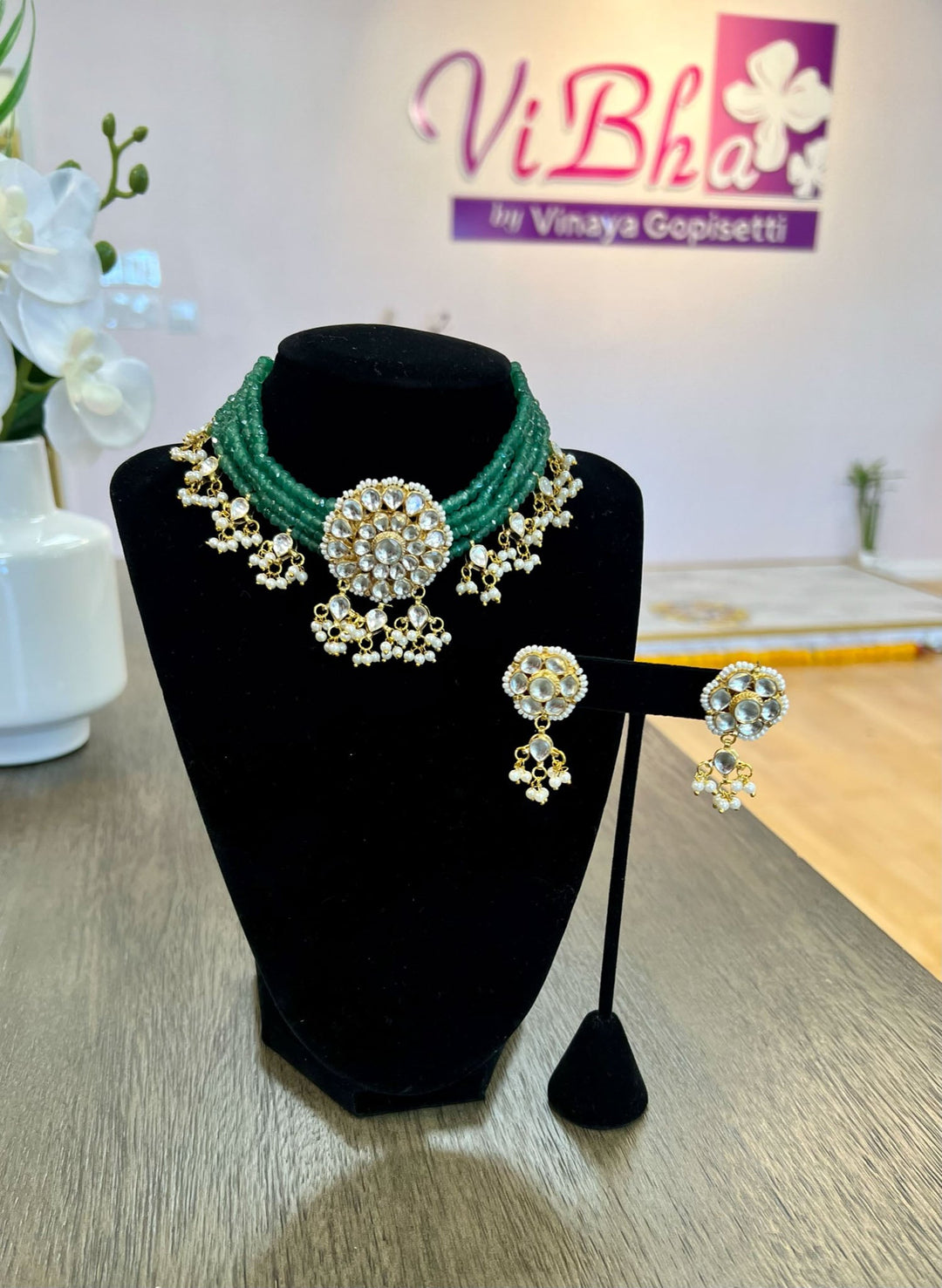 Accessories & Jewelry - Emerald & Pearl Beads Set
