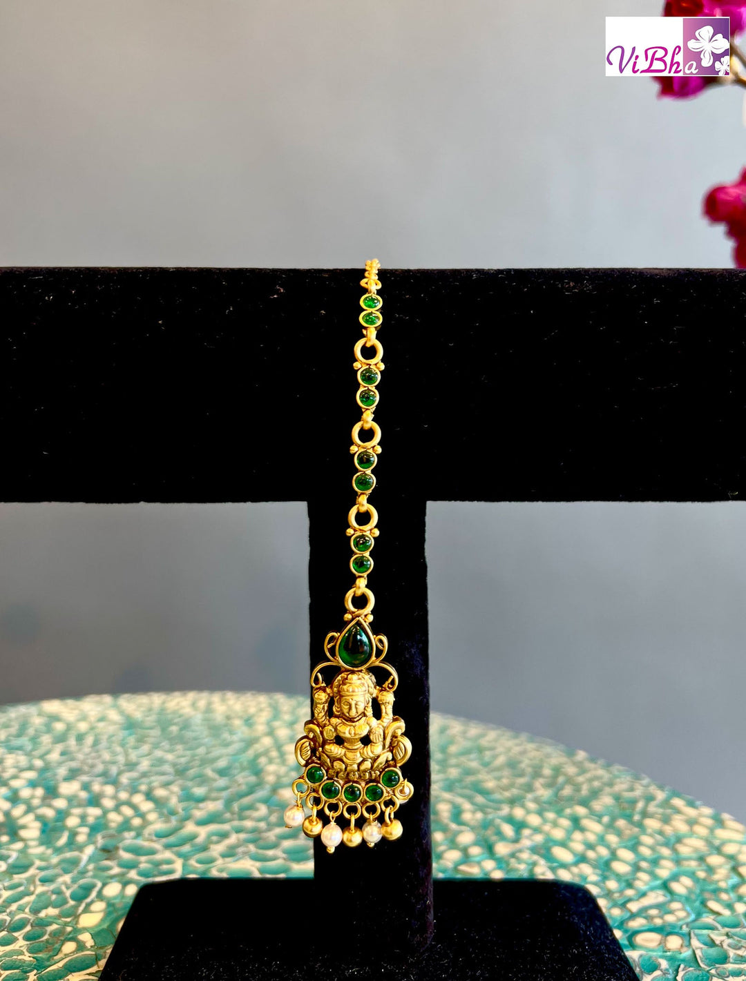 Accessories & Jewelry - Emerald Pearl Lakshmi Maang Tikka