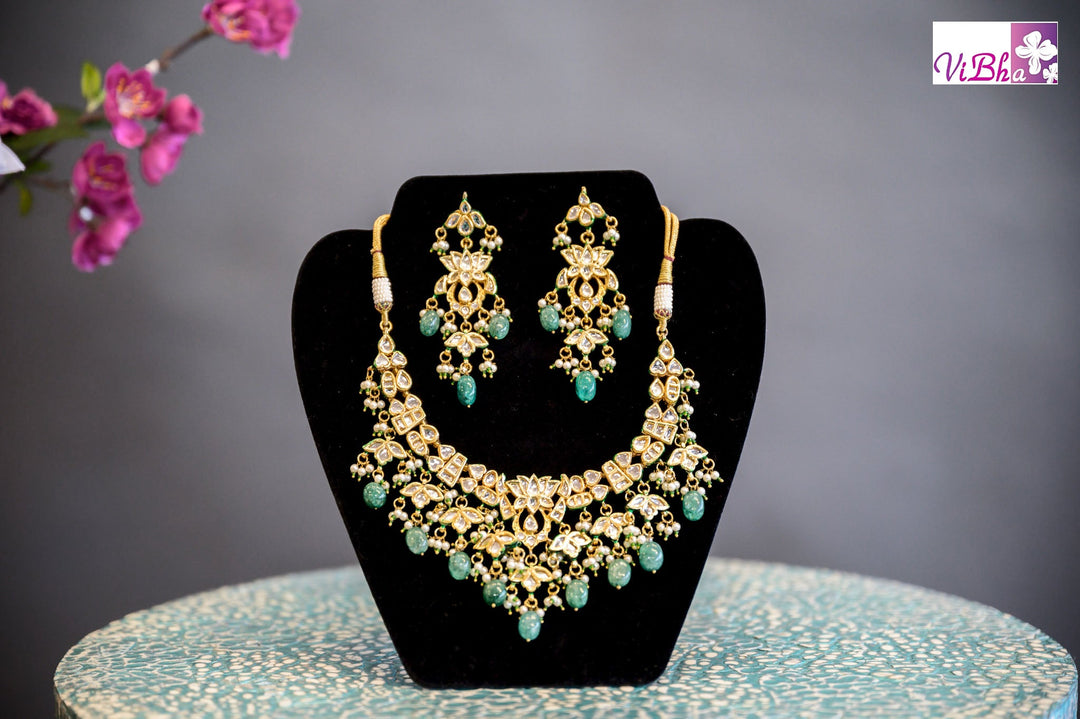 Accessories & Jewelry - Green Emerald Kundan Set
