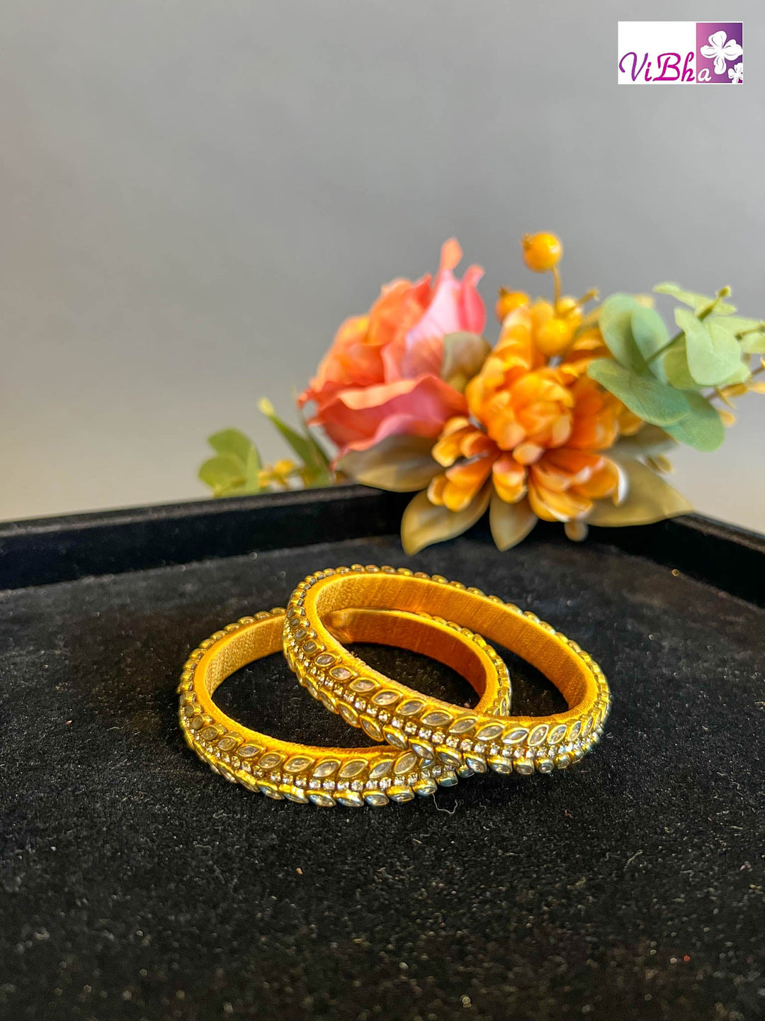 Accessories & Jewelry - Kundan & Cezar Gold Thread Kada
