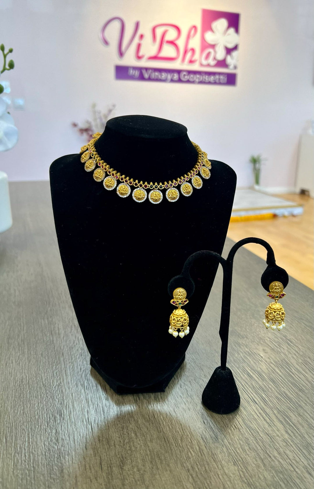 Accessories & Jewelry - Lakshmi Bottumala Set