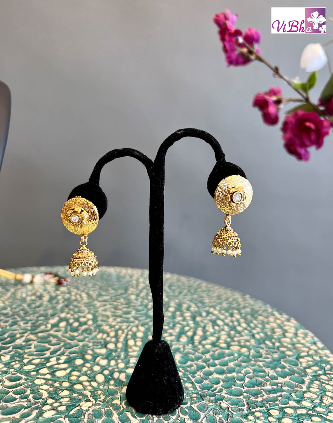 Accessories & Jewelry - Pearl Ganesha Pendant Set