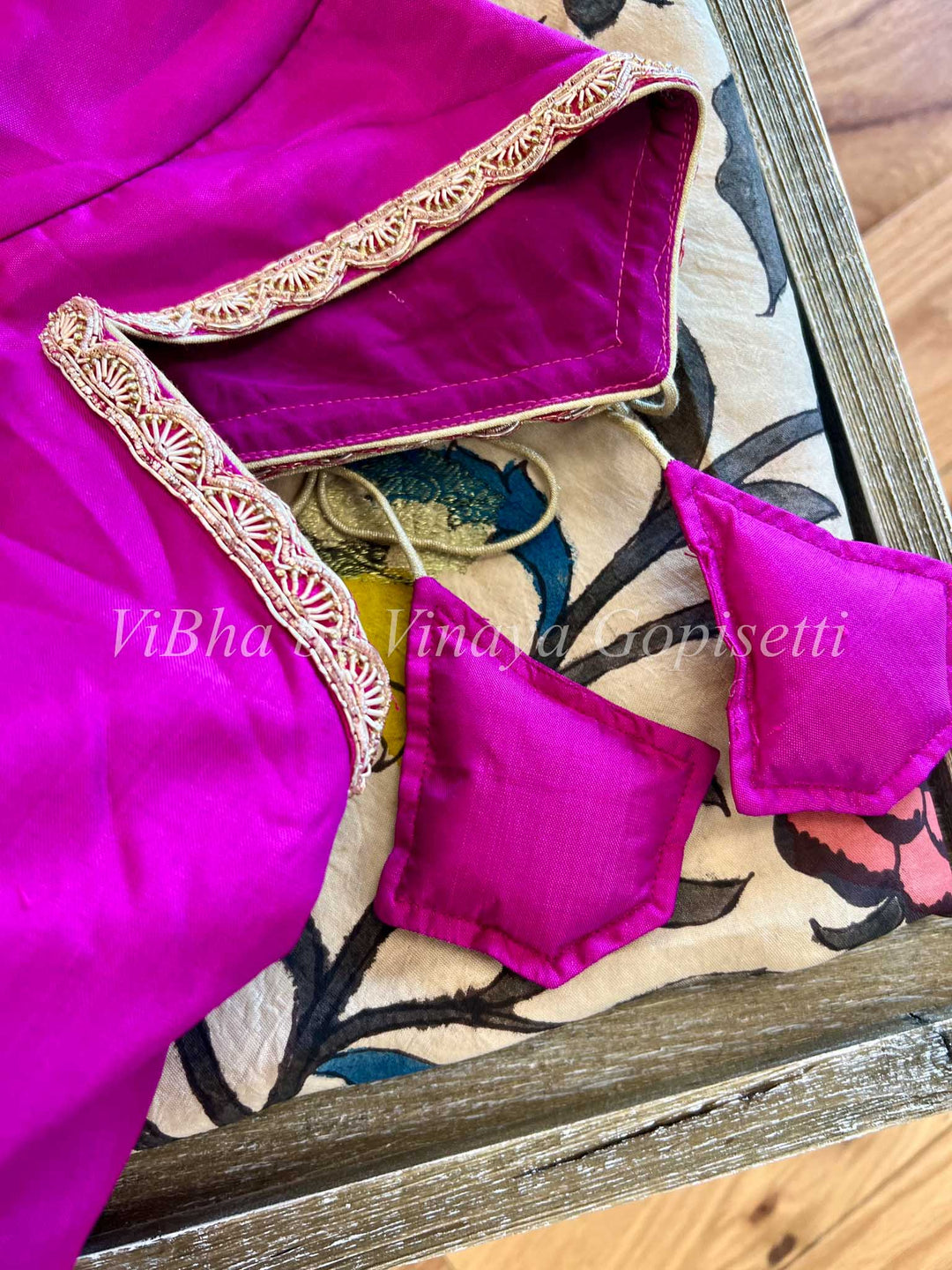 Sarees - Offwhite - Floral With Pink Border Kalamkari Silk Saree